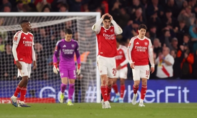 Southampton tạo địa chấn, Arsenal chính thức vỡ mộng ăn ba mùa 2025/26