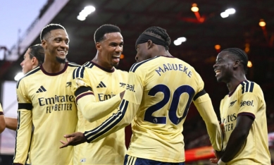 Arsenal chính thức đi vào lịch sử bóng đá châu Âu, bỏ xa các đội khác