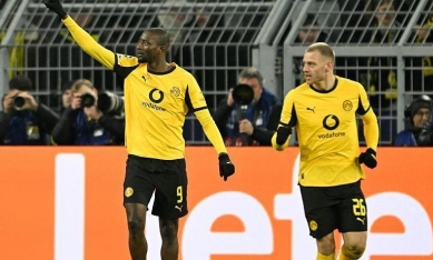 Dortmund chạm một tay vào tấm vé 16 đội Champions League
