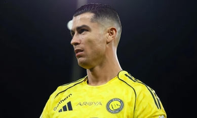 Tiếp quản CLB mới, Ronaldo lập tức bị đòi nợ