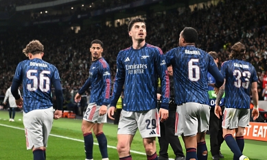 Bùng nổ phút cuối, Arsenal thắng nghẹt thở Sporting CP