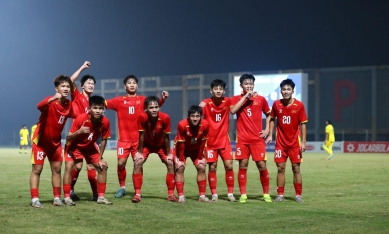 CĐV Thái Lan dậy sóng khi Việt Nam thắng Úc để vào chung kết ĐNÁ