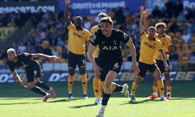 Thắng nghẹt thở, Tottenham vẫn không thoát nổi nhóm xuống hạng