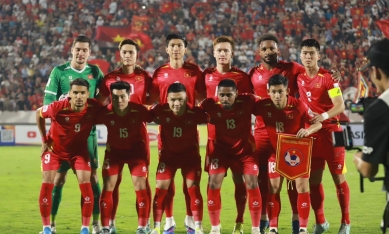 CĐV ĐNÁ dậy sóng khi Việt Nam đứng sau Thái Lan, Malaysia...