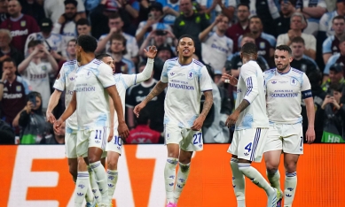 Đại thắng Freiburg, Aston Villa lên ngôi vô địch Europa League 2025/26