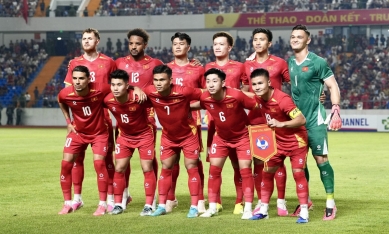 CĐV Singapore đồng loạt réo tên Việt Nam khi thua đậm 1-3 tại AFF Cup