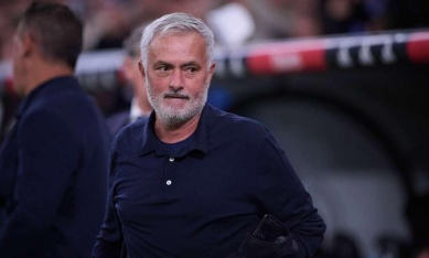 Mourinho gây bão sau trận thắng Sevilla: 'Hãy cho tôi xem bằng chứng'