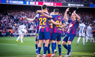Trực tiếp bóng đá Galatasaray 1-0 Barca: Bất ngờ vươn lên dẫn trước