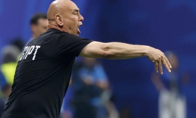 CHÍNH THỨC: FIFA 'treo giò' HLV Ai Cập sau tranh cãi với Argentina