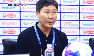 HLV Kim Sang Sik: 'Chúng tôi phải xem lại cân nặng của Xuân Son'
