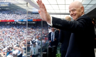 Chủ tịch FIFA bay vòng quanh Trái Đất 2,5 lần trong World Cup