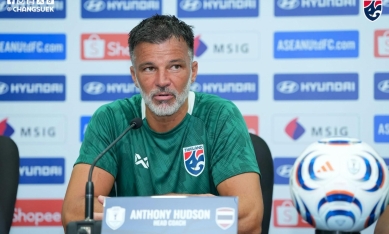 HLV Thái Lan bị mẹ quở trách vì màn tranh cãi tại AFF Cup 2026