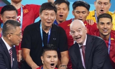 HLV Kim Sang Sik: 'Chủ tịch FIFA muốn thấy Việt Nam đá World Cup'