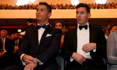 Ronaldo lập tức có động thái khi Messi trở lại cuộc đua QBV