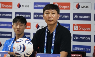 Báo Malaysia: 'HLV Kim Sang Sik muốn Việt Nam khoá sát thủ nhập tịch'