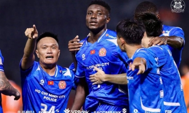 Truyền thông Thái Lan: 'Việt Nam nhập tịch gấp cho siêu tiền đạo Nigeria'