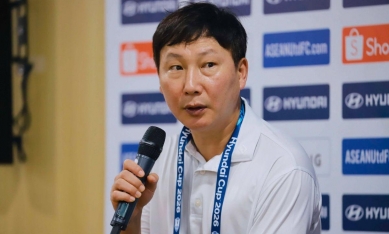 HLV Kim Sang Sik nói thẳng về 2 ngôi sao ấn tượng nhất của tuyển Việt Nam