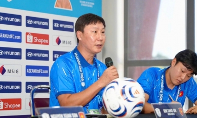 HLV Kim Sang Sik nói gì sau chiến thắng giúp ĐT Việt Nam đặt một chân vào chung kết AFF Cup?