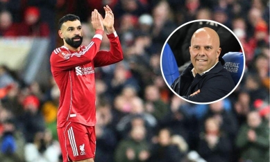 Arne Slot dành lời có 'cánh' Salah sau chiến thắng của Liverpool