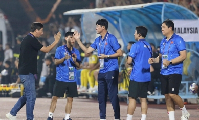 Chia tay ĐT Việt Nam, HLV Hàn Quốc có bến đỗ bất ngờ