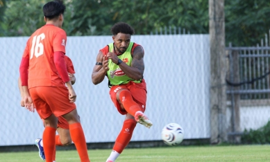 ĐT Việt Nam có buổi tập đầu tiên tại Thái Lan trước AFF Cup