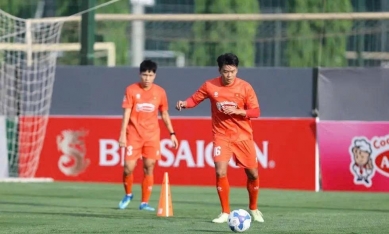 Hậu vệ ĐT Việt Nam gặp sự cố hy hữu trước trận ra quân AFF Cup