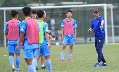 Gọi gấp sao Việt kiều, HLV Nhật Bản loại 12 cầu thủ khỏi tuyển Việt Nam