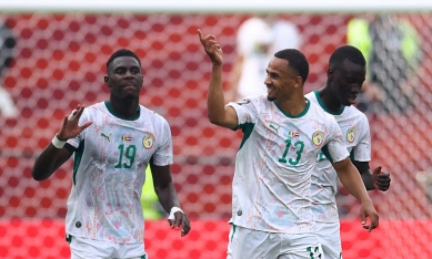 Thắng cực đậm Iraq, Senegal nín thở chờ vé vớt đi tiếp