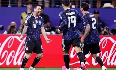 Messi lại làm nên lịch sử, Argentina toàn thắng ở vòng bảng