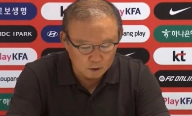 HLV Park Hang Seo xin lỗi NHM Hàn Quốc vì thất bại tủi hổ ở World Cup