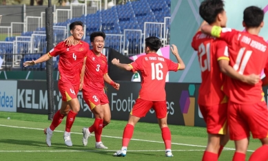 HLV Kim Sang Sik nhận tin cực vui từ 'báu vật' số 1 của ĐT Việt Nam