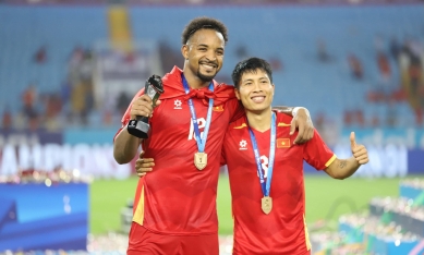 NÓNG: Hậu vệ phải số 1 ĐT Việt Nam báo tin cực vui đến HLV Kim Sang Sik