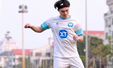 Tiền đạo ĐT Việt Nam báo tin không thể vui hơn