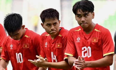 NÓNG: Thay hết cả đội hình, tuyển Việt Nam vẫn thắng 4-0 đội Nhật Bản