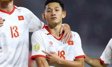 Truyền thông Indonesia ngả mũ trước nghệ thuật dùng người của HLV Kim Sang Sik