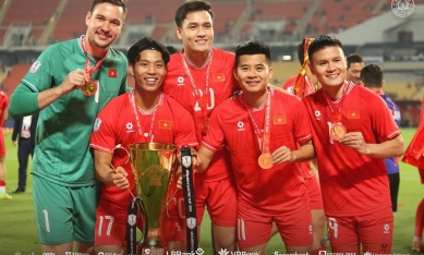 CHÍNH THỨC: Ngôi sao 1m84 của ĐT Việt Nam chốt xong tương lai