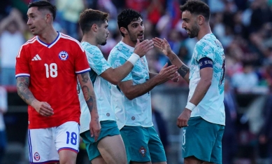 ĐT Bồ Đào Nha khởi động World Cup bằng chiến thắng đầy sóng gió