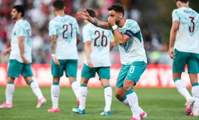 ĐT Bồ Đào Nha khởi động World Cup bằng chiến thắng đầy sóng gió