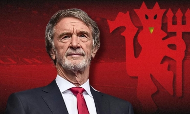 HLV đẳng cấp Ngoại hạng Anh ra phán quyết về việc cập bến Old Trafford