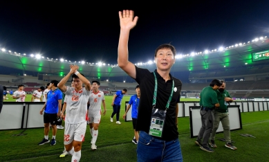 HLV Kim Sang Sik về Hàn Quốc đón Tết sau năm vàng cùng Việt Nam