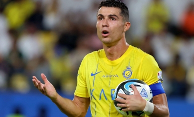 Ronaldo lại 'làm mình làm mẩy' tại Al Nassr