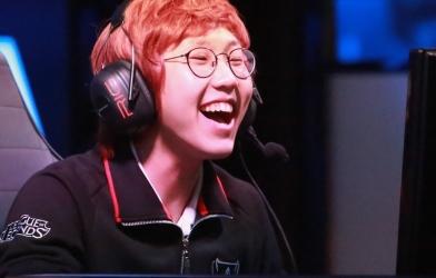 Imp chỉ trích Faker trên sóng livestream