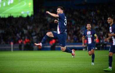 Messi lập siêu phẩm, PSG nhẹ nhàng lên lên ngôi đầu