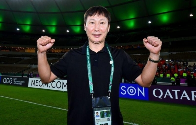 FIFA nói điều bất ngờ về HLV Kim Sang Sik sau khi U23 Việt Nam vào bán kết