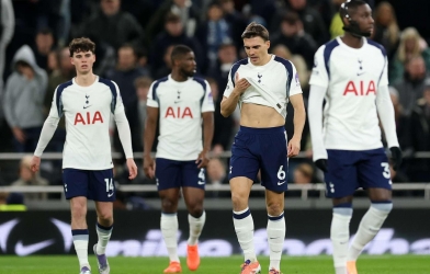 Ông lớn Ngoại hạng Anh bị nhà tài trợ quay lưng vì lo rớt hạng