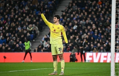 Thủ môn Senne Lammens chỉ ra điểm yếu 'chí mạng' của MU