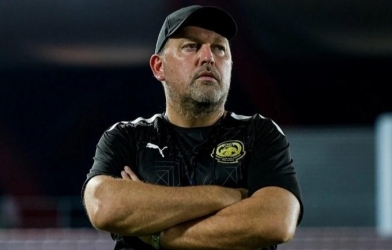 HLV Malaysia ráo riết tìm 'viện binh' trước trận quyết đấu Việt Nam