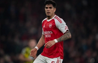 Arsenal chi 45 triệu quyết giữ chân 'lá chắn thép' nơi hàng thủ