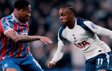 Thua sốc, Tottenham chìm sâu khủng hoảng và sát khu vực xuống hạng