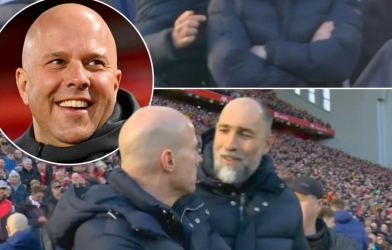 HLV Tottenham thành trò cười sau pha nhầm người khó tin